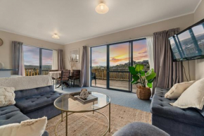 Raglan Beach Retreat - Raglan Holiday Home